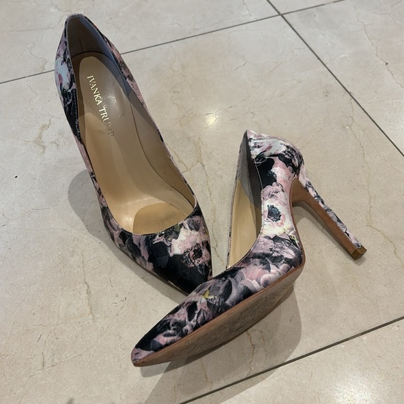 Floral heels. Great condition. - Picture 4 of 4